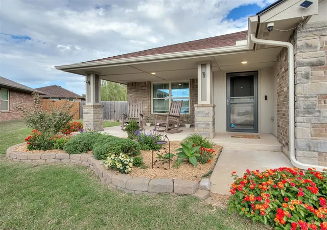 Photo 2 of Single family home for sale at 1232 Hickory Crk Dr, Yukon, OK 73099 | MLS# 1252625 | Listing updated on 2026-10-29