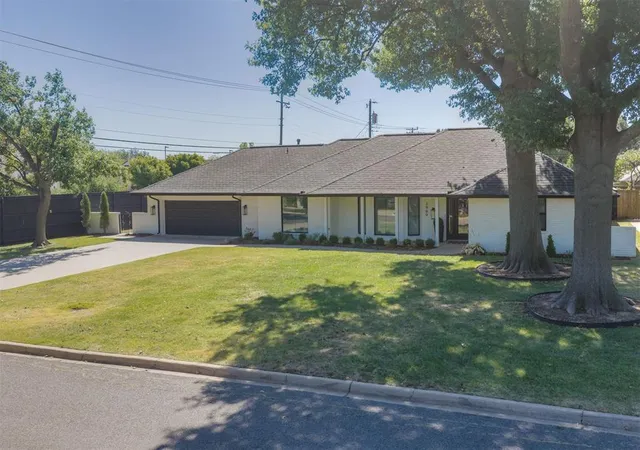 Photo 2 of Single family home for sale at 2900 Elmhurst Ave, Oklahoma City, OK 73120 | MLS# 1252626 | Listing updated on 2026-10-08