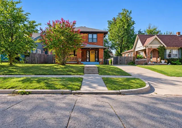 Single family home for sale at 302 NE 16th Street, Oklahoma City, OK 73104 | MLS# 1252627