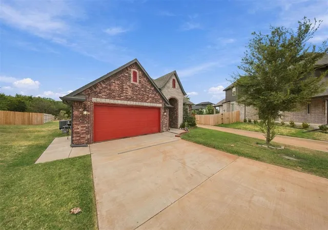 Photo 3 of Single family home for sale at 7237 Northwest 153rd, Edmond, OK 73013 | MLS# 1252629 | Listing updated on 2026-10-08