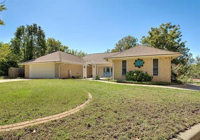Photo 2 of Single family home for sale at 11716 Nw 119th Street, Yukon, OK 73099 | MLS# 1252631 | Listing updated on 2026-10-08