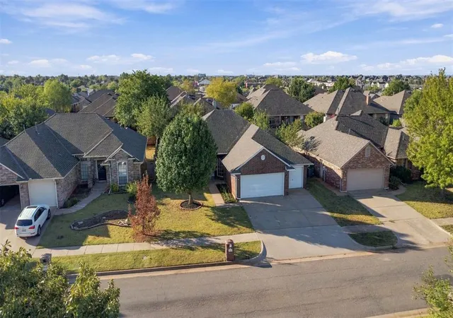 Photo 2 of Single family home for sale at 2812 Nw 167th Street, Edmond, OK 73012 | MLS# 1252639 | Listing updated on 2026-10-07