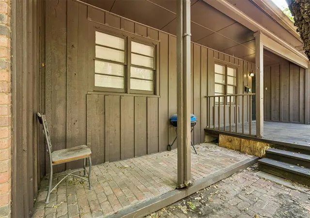 Photo 4 of Single family home for sale at 423 S Flood Ave, Norman, OK 73069 | MLS# 1252643 | Listing updated on 2026-10-07