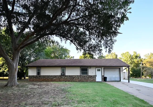 Photo 1 of Single family home for sale at 2102 W 24th Avenue, Stillwater, OK 74074 | MLS# 1252644 | Listing updated on 2026-10-20
