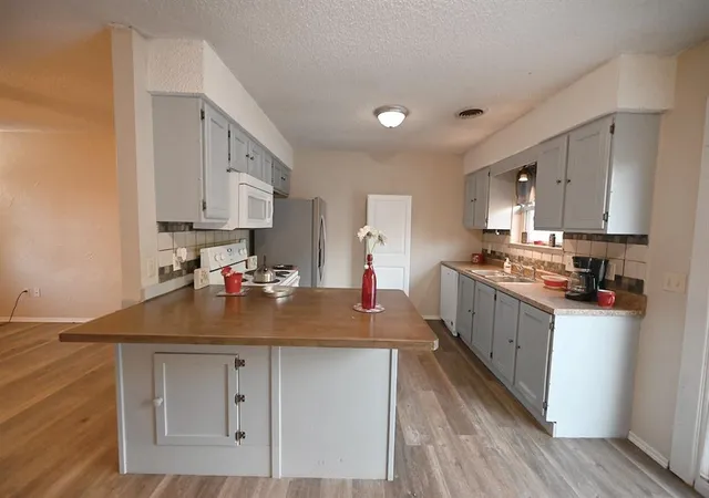 Photo 3 of Single family home for sale at 2102 W 24th Avenue, Stillwater, OK 74074 | MLS# 1252644 | Listing updated on 2026-10-20