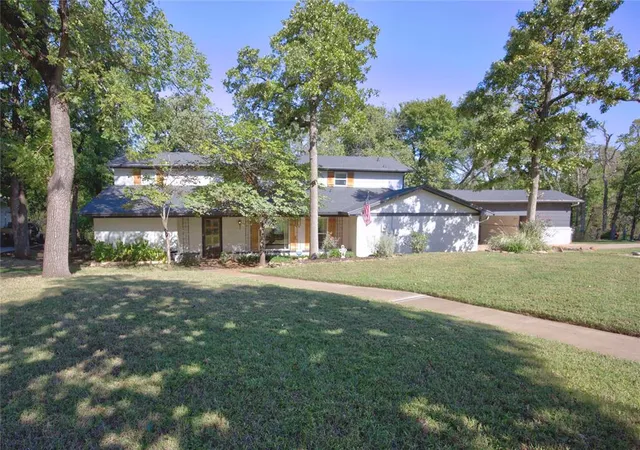 Photo 1 of Single family home for sale at 4008 Creekwood, Edmond, OK 73025 | MLS# 1252647 | Listing updated on 2026-10-08