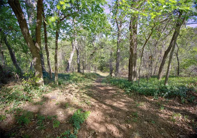 Photo 3 of Single family home for sale at 4008 Creekwood, Edmond, OK 73025 | MLS# 1252647 | Listing updated on 2026-10-09