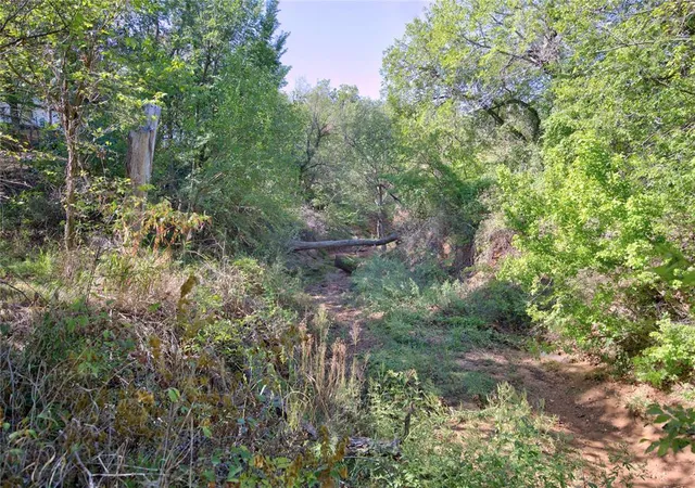 Photo 4 of Single family home for sale at 4008 Creekwood, Edmond, OK 73025 | MLS# 1252647 | Listing updated on 2026-10-09