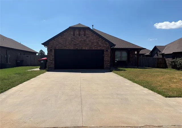 Photo 1 of Single family home for sale at 20812 Tempe Ave, Harrah, OK 73045 | MLS# 1252649 | Listing updated on 2026-10-09