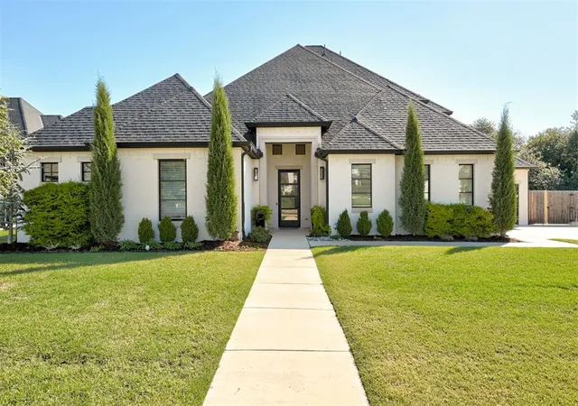 Photo 2 of Single family home for sale at 1117 Gateway Brg Rd, Edmond, OK 73034 | MLS# 1252655 | Listing updated on 2026-10-08