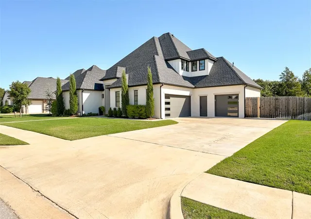Photo 3 of Single family home for sale at 1117 Gateway Brg Rd, Edmond, OK 73034 | MLS# 1252655 | Listing updated on 2026-10-08