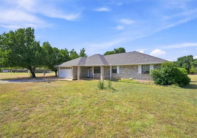Photo 2 of Single family home for sale at 20301 Se 37th Street, Harrah, OK 73045 | MLS# 1252661 | Listing updated on 2026-10-08
