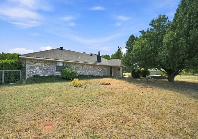 Photo 3 of Single family home for sale at 20301 SE 37th Street, Harrah, OK 73045 | MLS# 1252661 | Listing updated on 2026-10-08