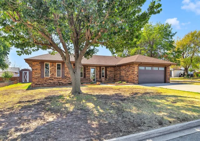 Photo 3 of Single family home for sale at 617 Sw 26th Street, El Reno, OK 73036 | MLS# 1252668 | Listing updated on 2026-10-09