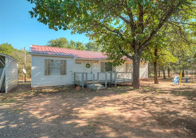 Photo 3 of Single family home for sale at 990936 S Candlewood Ln, Wellston, OK 74881 | MLS# 1252674 | Listing updated on 2026-10-09