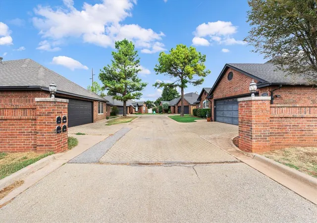 Photo 4 of Single family home for sale at 1422 N Cyn Way, Guthrie, OK 73044 | MLS# 1252675 | Listing updated on 2026-10-09