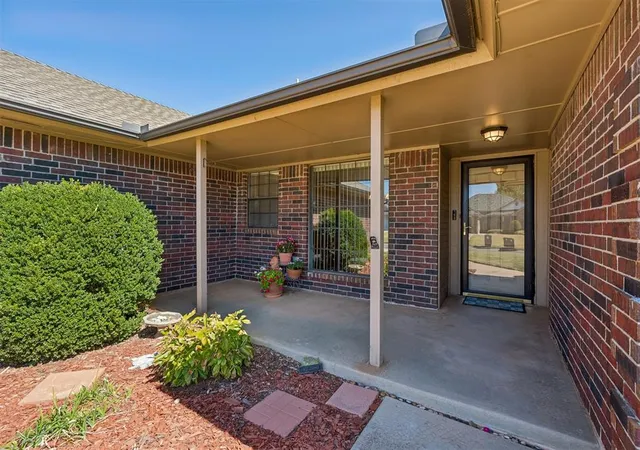 Photo 2 of Sale Pending at 9206 S Bryant Ter, Moore, OK 73160 | MLS# 1252680 | Listing updated on 2026-10-28