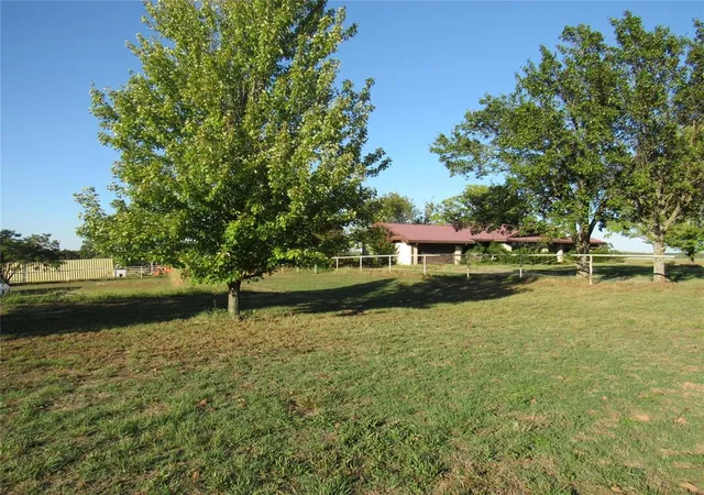 Photo 3 of Single family home for sale at 37304 Lake Rd, Shawnee, OK 74801 | MLS# 1252685 | Listing updated on 2026-10-08