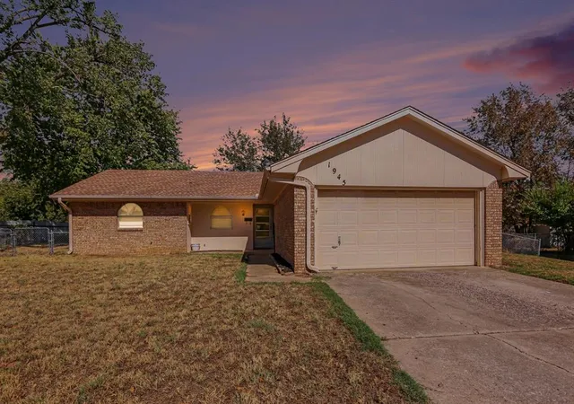 Photo 1 of Single family home for sale at 1945 Beverly Hills St, Norman, OK 73072 | MLS# 1252690 | Listing updated on 2026-10-08