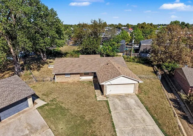 Photo 2 of Single family home for sale at 1945 Beverly Hills St, Norman, OK 73072 | MLS# 1252690 | Listing updated on 2026-10-08