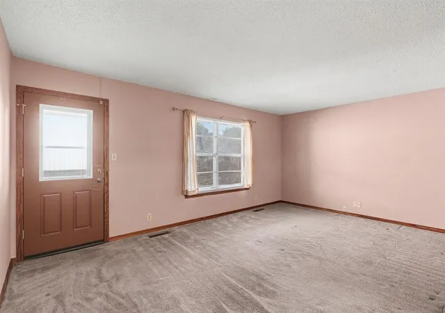 Photo 4 of Single family home for sale at 1945 Beverly Hills St, Norman, OK 73072 | MLS# 1252690 | Listing updated on 2026-10-08