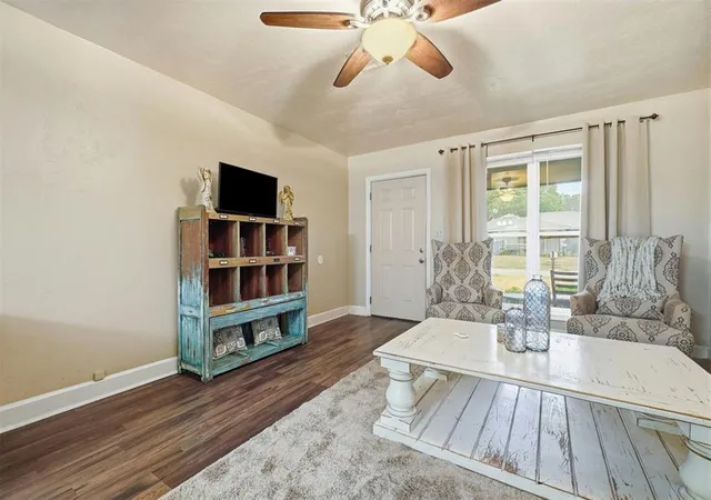 Photo 4 of Single family home for sale at 220 Davis Blvd, Elk City, OK 73644 | MLS# 1252699 | Listing updated on 2026-10-08
