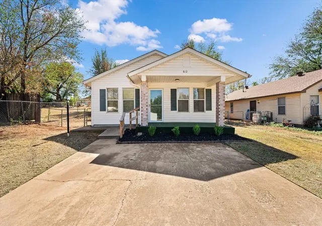Photo 2 of Single family home for sale at 812 Se 19th Street, Oklahoma City, OK 73129 | MLS# 1252705 | Listing updated on 2026-10-08