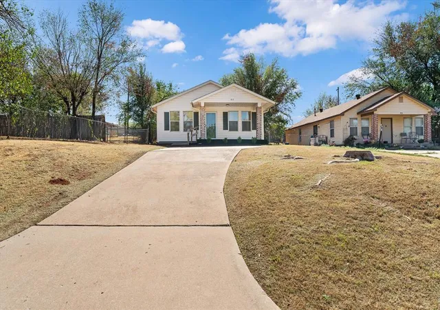 Photo 3 of Single family home for sale at 812 Se 19th Street, Oklahoma City, OK 73129 | MLS# 1252705 | Listing updated on 2026-10-08