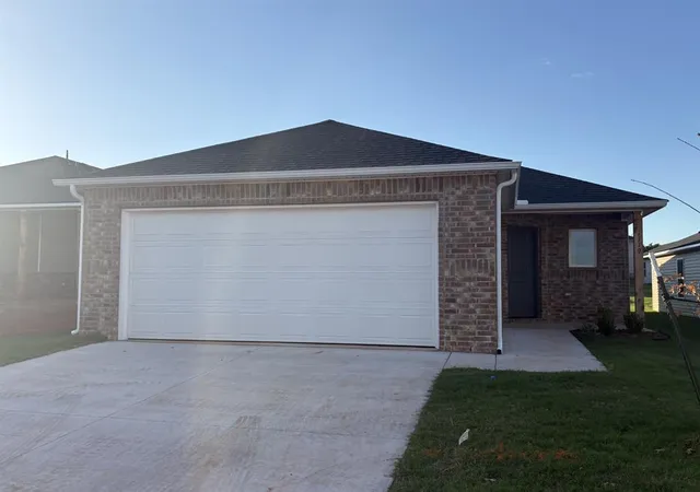 Single family home for sale at 1119 Saddle Dr, Guthrie, OK 73044 | MLS# 1252708