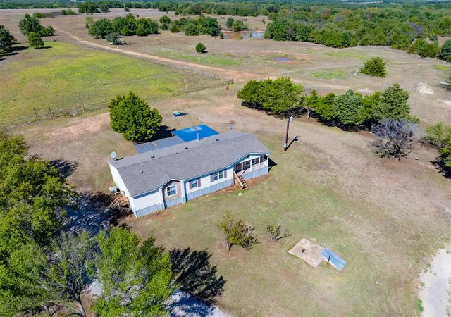 Photo 4 of Single family home for sale at 31738 N County Rd 3110, Elmore City, OK 73433 | MLS# 1252710 | Listing updated on 2026-10-10
