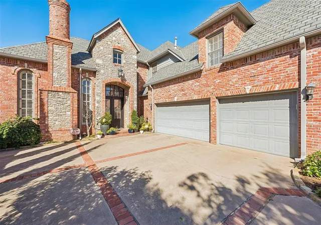 Photo 3 of Single family home for sale at 2004 Wyckham Pl, Norman, OK 73072 | MLS# 1252713 | Listing updated on 2026-10-09