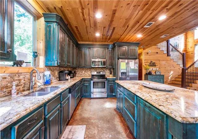 Photo 4 of Single family home for sale at 637 High Peak Trl, Broken Bow, OK 74728 | MLS# 1252714 | Listing updated on 2026-10-07
