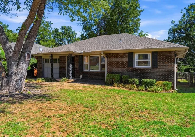 Photo 2 of Single family home for sale at 5006 N Harvey Pkwy, Oklahoma City, OK 73118 | MLS# 1252732 | Listing updated on 2026-10-11