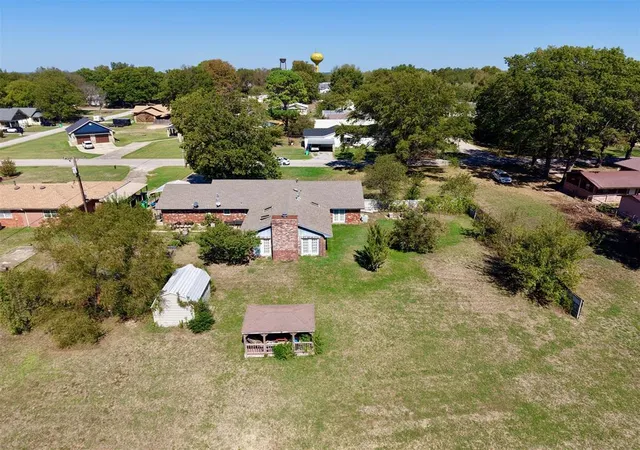 Photo 2 of Single family home for sale at 815 W Date St, Okemah, OK 74859 | MLS# 1252738 | Listing updated on 2026-10-09