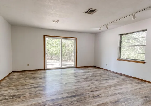 Photo 3 of Single family home for sale at 1606 Briarcliff Ct, Norman, OK 73071 | MLS# 1252741 | Listing updated on 2026-10-08