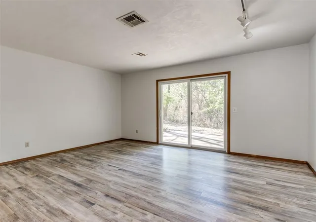 Photo 4 of Single family home for sale at 1606 Briarcliff Ct, Norman, OK 73071 | MLS# 1252741 | Listing updated on 2026-10-08