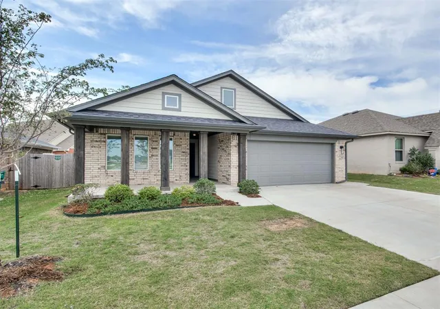 Single family home for sale at 10532 NW 32nd Street, Yukon, OK 73099 | MLS# 1252745