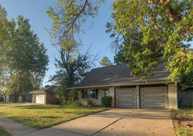 Photo 1 of Single family home for sale at 2220 NW 113th Street, Oklahoma City, OK 73120 | MLS# 1252747 | Listing updated on 2026-10-09