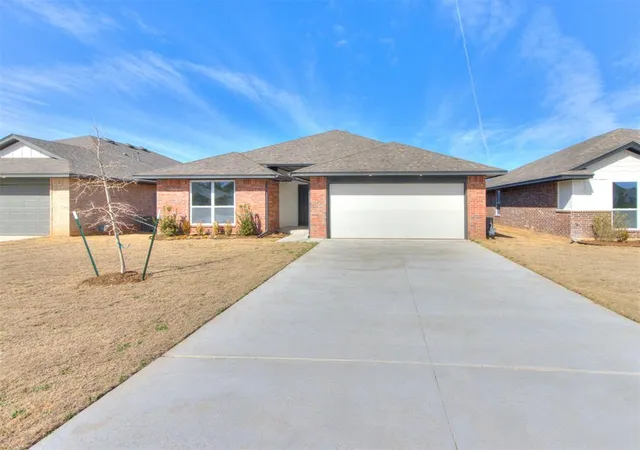 Single family home for sale at 20653 Brush Crk Blvd, Harrah, OK 73045 | MLS# 1252753