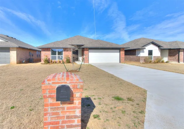 Photo 3 of Single family home for sale at 20653 Brush Crk Blvd, Harrah, OK 73045 | MLS# 1252753 | Listing updated on 2026-10-09