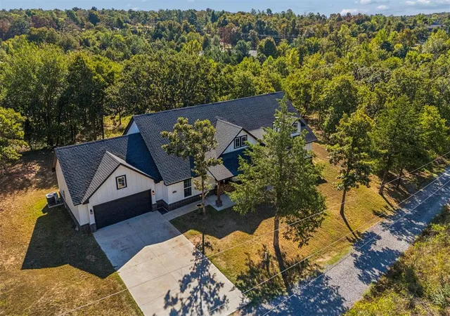Photo 2 of Single family home for sale at 16315 Se 59th Street, Choctaw, OK 73020 | MLS# 1252762 | Listing updated on 2026-10-10