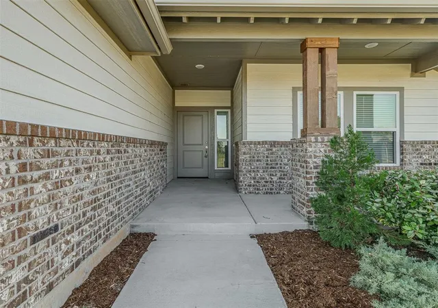 Photo 2 of Single family home for sale at 1048 SW 158th Street, Oklahoma City, OK 73170 | MLS# 1252787 | Listing updated on 2026-10-28