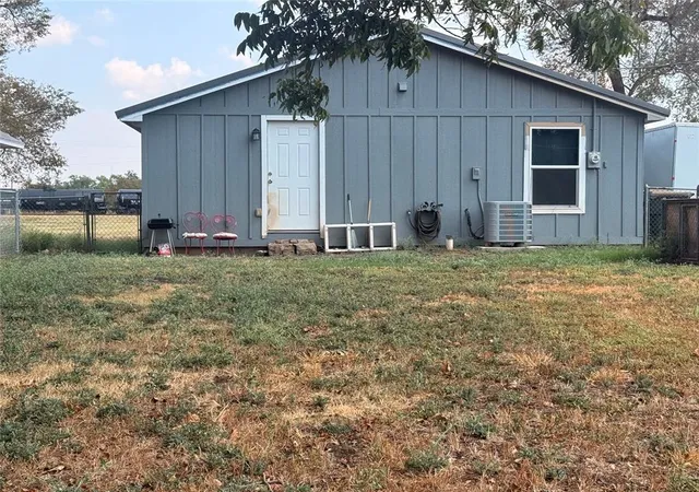 Photo 2 of Single family home for sale at 708 S Sheppard St, Chickasha, OK 73018 | MLS# 1252799 | Listing updated on 2026-10-08