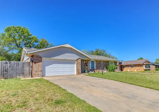 Photo 3 of Single family home for sale at 810 Madeline Dr, Shawnee, OK 74801 | MLS# 1252801 | Listing updated on 2026-10-09