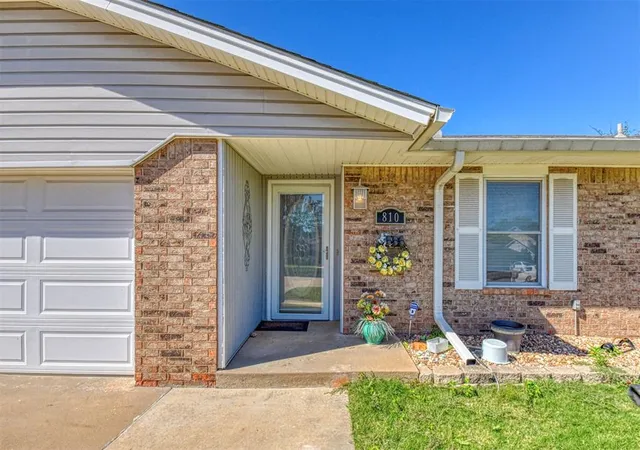 Photo 3 of Single family home for sale at 810 Madeline Dr, Shawnee, OK 74801 | MLS# 1252801 | Listing updated on 2026-10-10