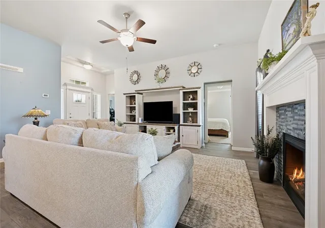 Photo 4 of Single family home for sale at 2213 Wheatheart Dr, Yukon, OK 73099 | MLS# 1252805 | Listing updated on 2026-10-09