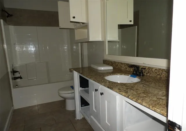Photo 3 of Single family home for sale at 11424 NW 109th Street, Yukon, OK 73099 | MLS# 1252809 | Listing updated on 2026-10-08