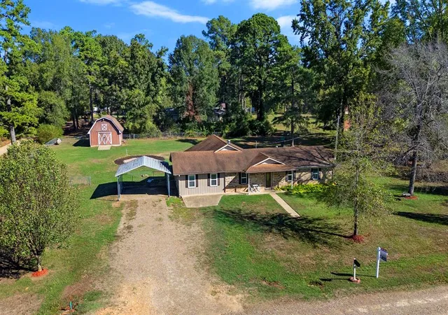 Photo 2 of Single family home for sale at 221 Randall Rd, Broken Bow, OK 74728 | MLS# 1252810 | Listing updated on 2026-10-08
