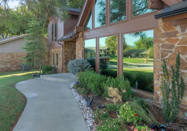 Photo 2 of Single family home for sale at 608 Woodlawn Dr, Yukon, OK 73099 | MLS# 1252816 | Listing updated on 2026-10-09