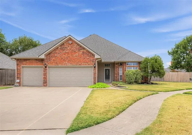 Photo 1 of Single family home for sale at 3908 Brunswick Ln, Norman, OK 73072 | MLS# 1252820 | Listing updated on 2026-10-08
